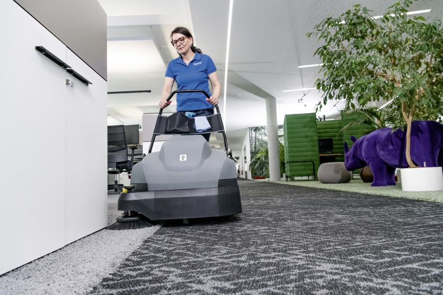 kaercher-teppichkehrmaschine-cvs-65-1-1